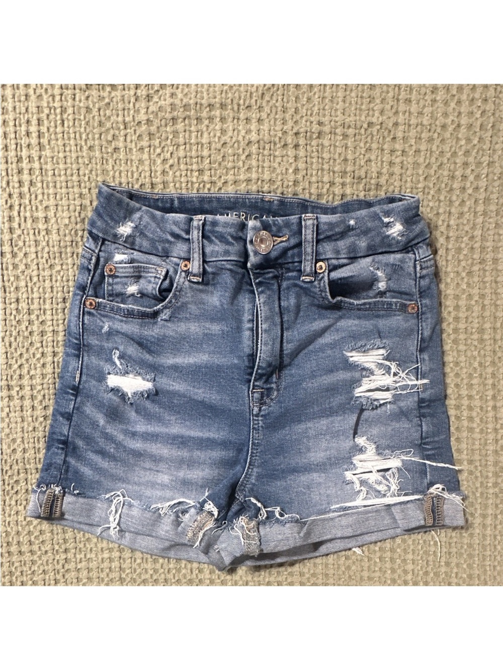 American Eagle Women’s Super Stretch High Rise Distressed Cut Off Shorts 0